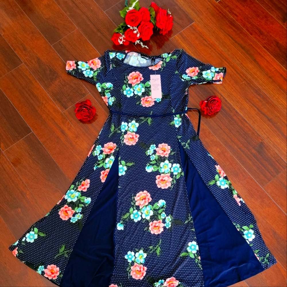 Nina Leonard size L floral design